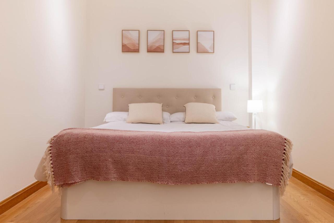 Amazing apartment in Huertas Madrid Esterno foto