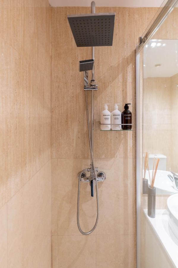 Amazing apartment in Huertas Madrid Esterno foto